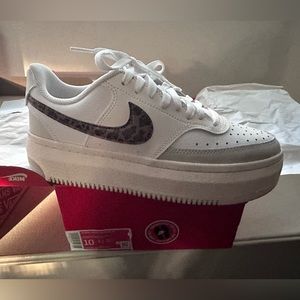 Nike Court Vision Alta